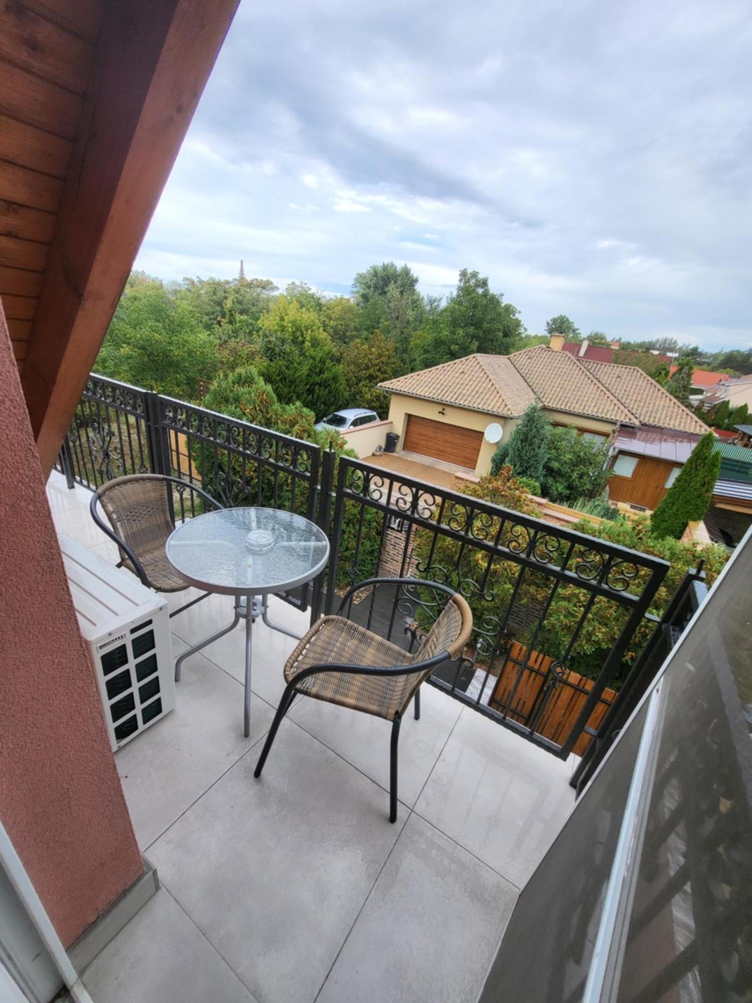 Anita Apartman Sopron Buitenkant foto