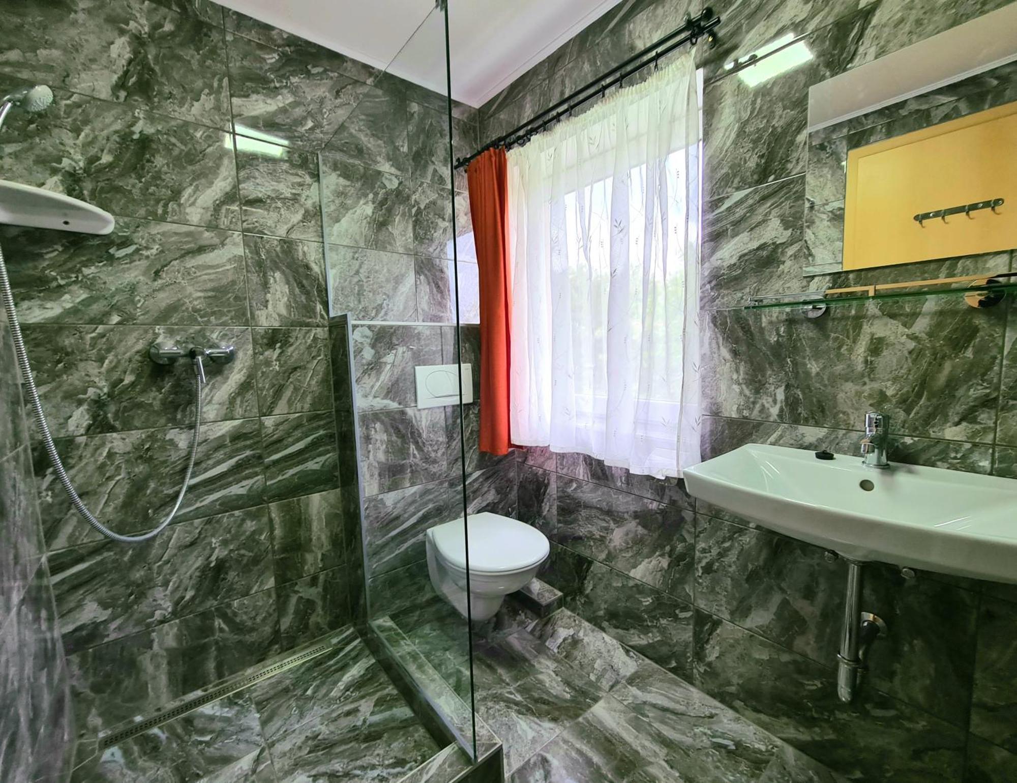 Anita Apartman Sopron Buitenkant foto