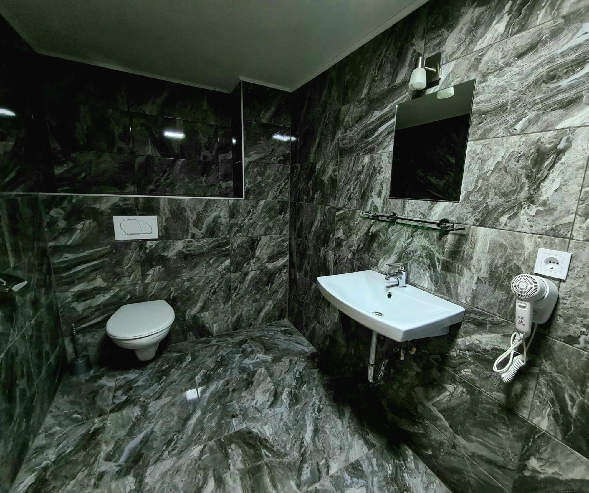 Anita Apartman Sopron Buitenkant foto