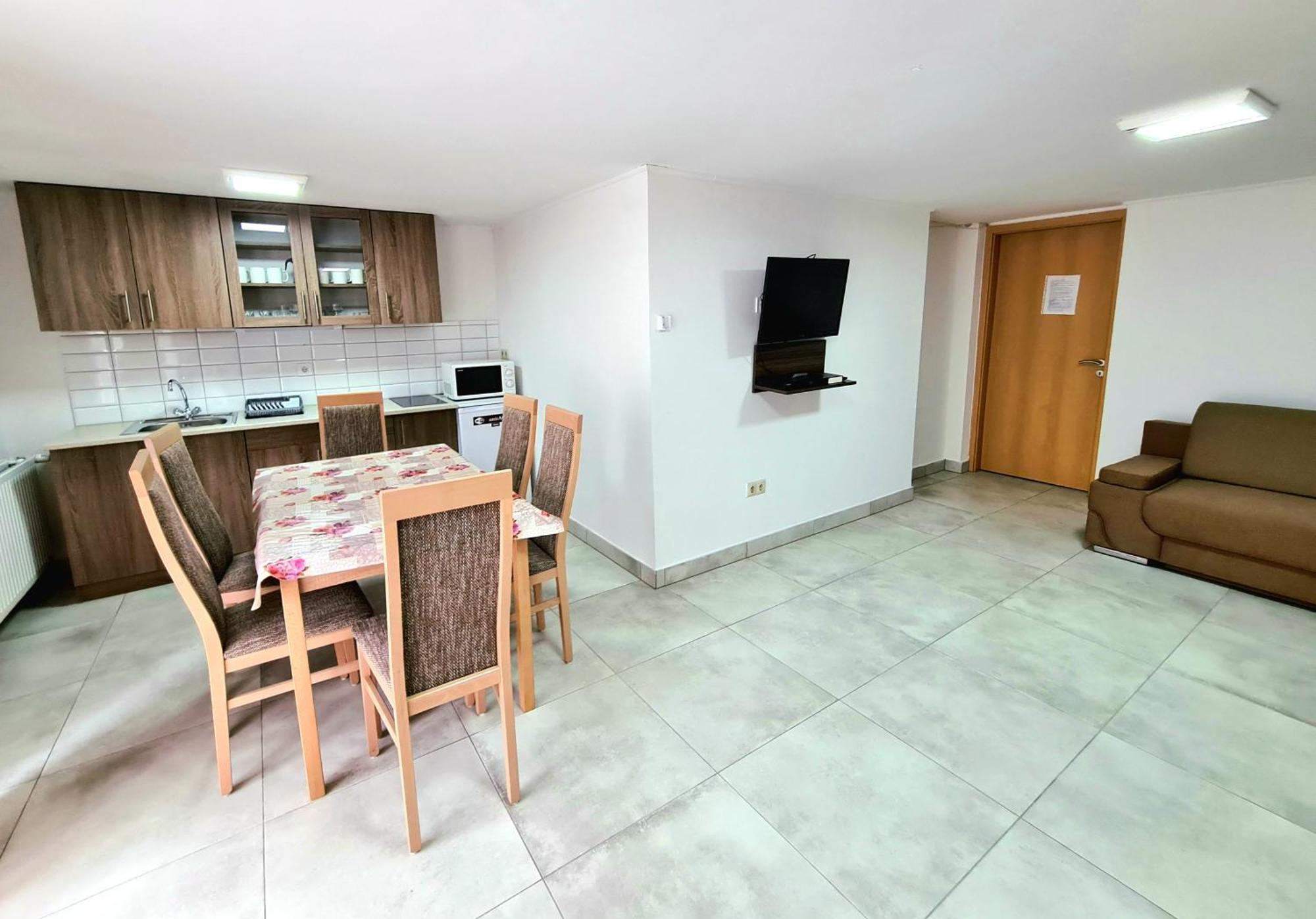 Anita Apartman Sopron Buitenkant foto